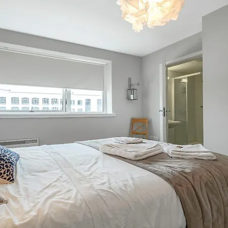 Traditional - Free Parking * Galway